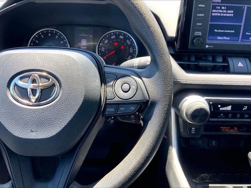 Used 2022 Toyota RAV4 LE FWD image 24