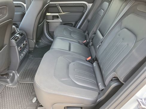 Used 2020 Land Rover Defender 110 First Edition image 6