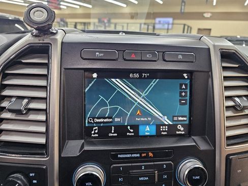 Used 2018 Ford F150 Platinum w/ Equipment Group 701A Luxury image 31