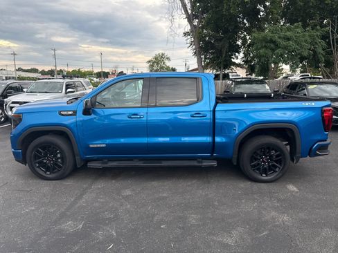 Used 2022 GMC Sierra 1500 Elevation w/ Elevation Premium Package AWD/4WD image 3