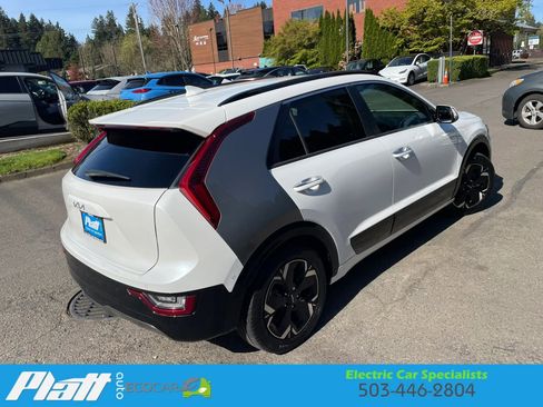 Used 2023 Kia Niro Wave image 10