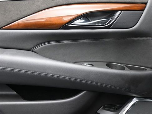 Used 2020 Cadillac Escalade 2WD image 17