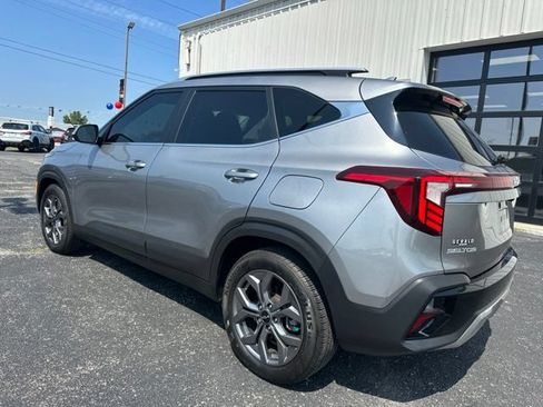Used 2024 Kia Seltos S AWD/4WD image 12