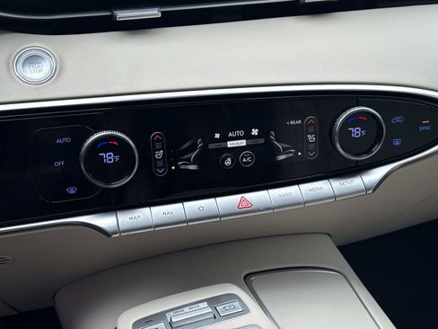 Used 2023 Genesis GV70 2.5T w/ Select Package image 26