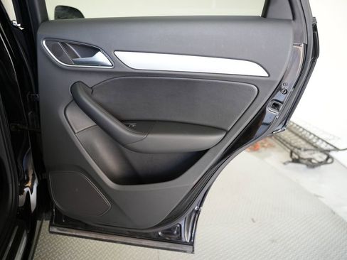 Used 2018 Audi Q3 2.0T Premium Plus w/ Premium Plus Package AWD/4WD image 35