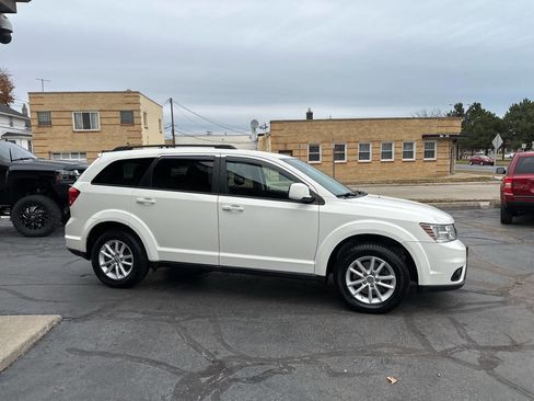 Used 2014 Dodge Journey SXT w/ Flexible Seating Group image 5