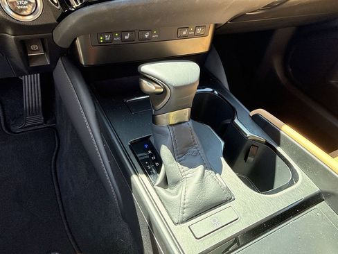 Used 2025 Lexus ES 350 w/ Premium Package image 20