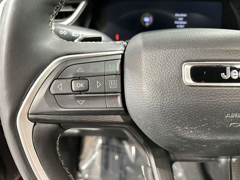 Used 2023 Jeep Grand Cherokee L Laredo image 30