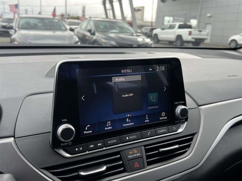 New 2025 Nissan Altima 2.5 SR image 17