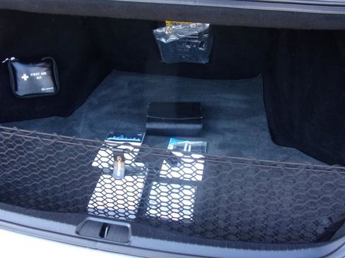 Used 2013 Lexus LS 460 w/ Comfort Pkg RWD image 22