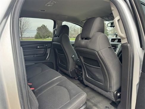 Used 2015 GMC Acadia SLE image 11