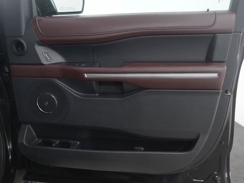 Used 2023 Ford Expedition Max Limited image 13