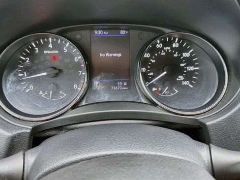 Used 2018 Nissan Rogue SV FWD image 38