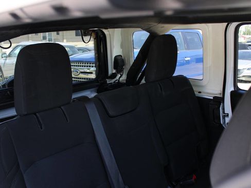 Used 2019 Jeep Wrangler Unlimited Sport S AWD/4WD image 11
