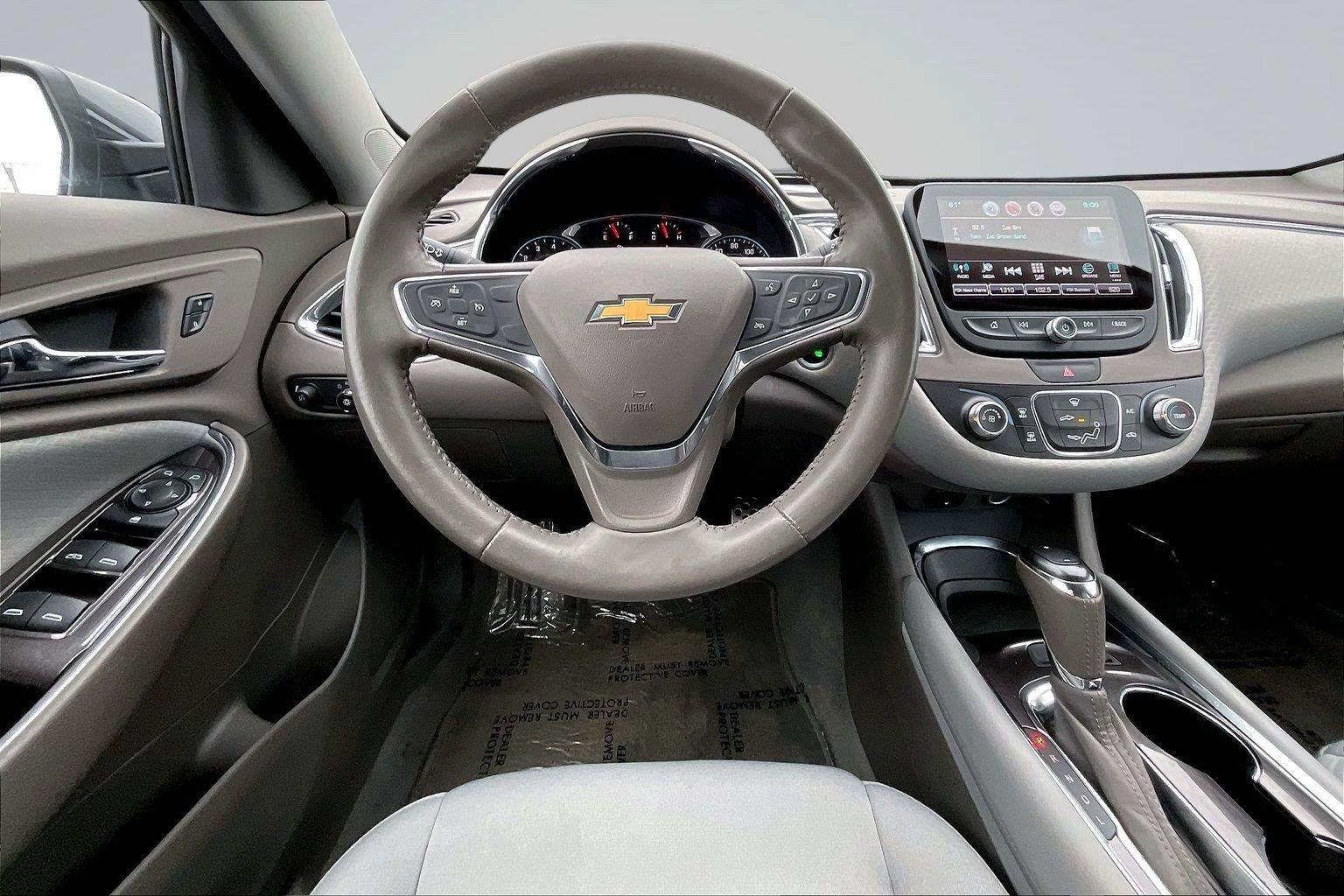 Used 2017 Chevrolet Malibu LT FWD image 6