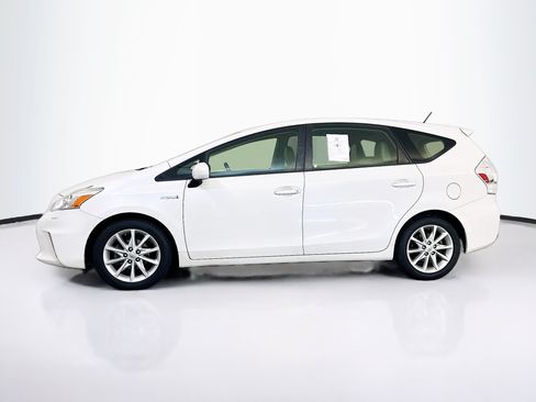 Used 2014 Toyota Prius V Five FWD image 4