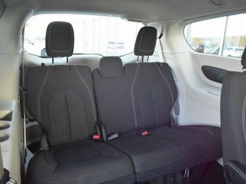 Used 2024 Chrysler Voyager LX image 42