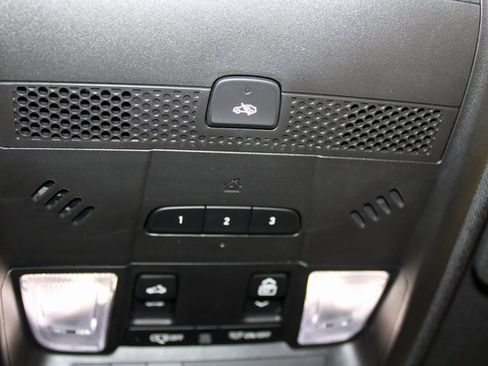 Certified 2025 Cadillac XT5 Sportv w/ Technology Package image 35