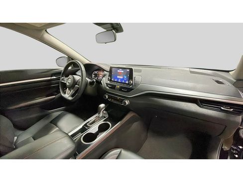 Used 2024 Nissan Altima 2.5 SR image 17