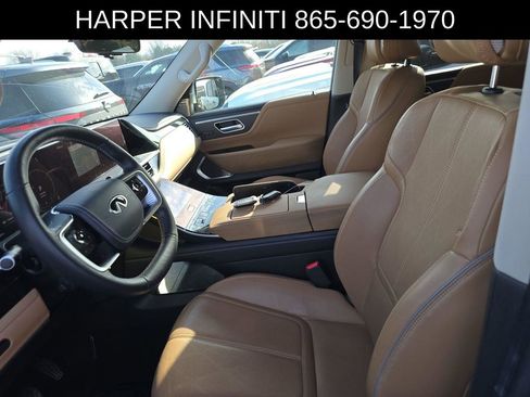 Used 2025 INFINITI QX80 Sensory image 5