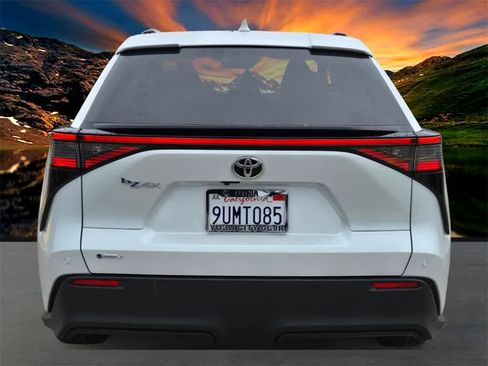Used 2025 Toyota bZ4X FWD image 5