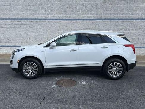 Used 2017 Cadillac XT5 Luxury w/ Driver Awareness Package FWD image 4