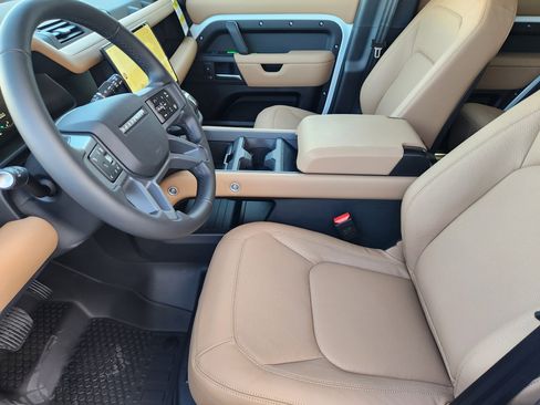 New 2026 Land Rover Defender 110 X-Dynamic SE image 12