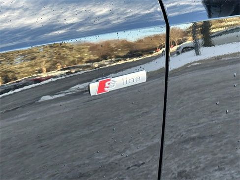 Certified 2025 Audi Q3 2.0T Premium w/ Convenience Package image 11