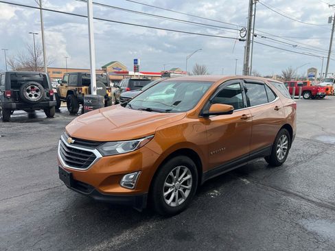 Used 2018 Chevrolet Equinox LT image 2