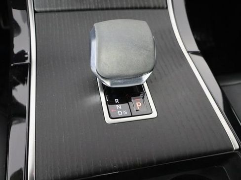 Used 2024 Land Rover Range Rover Velar Dynamic SE AWD/4WD image 26