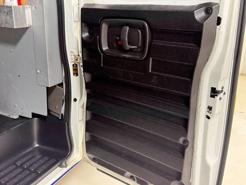 Used 2013 Chevrolet Express 1500 image 37