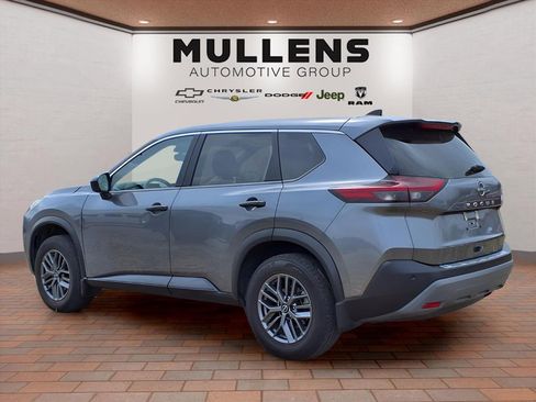 Used 2023 Nissan Rogue S image 4