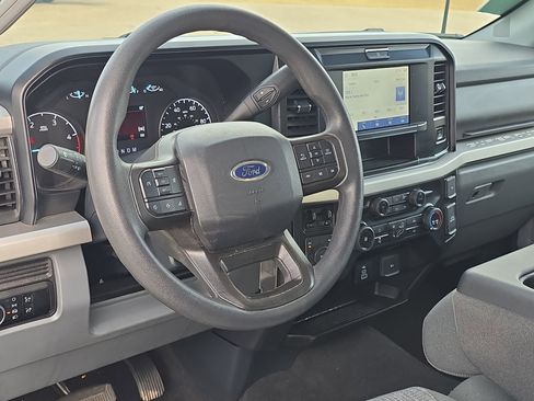 Certified 2025 Ford F250 XLT image 14