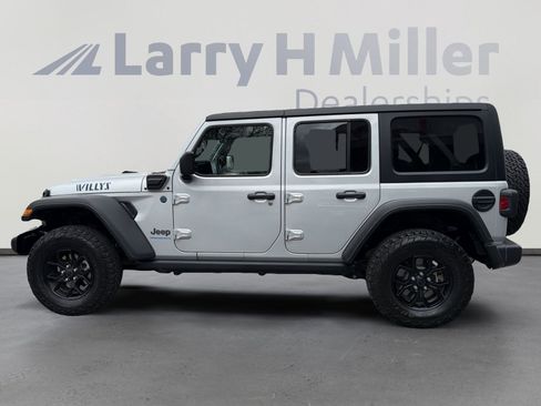 Used 2024 Jeep Wrangler Willys image 5