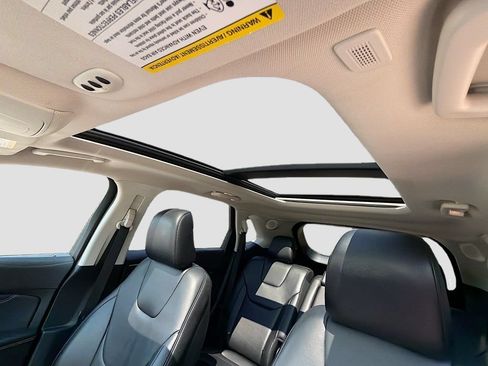 Used 2021 Ford Edge Titanium w/ Canadian Touring Package AWD/4WD image 25
