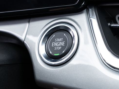 New 2025 Chevrolet Trax LT w/ Driver Confidence Package image 28