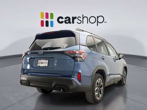 Used 2025 Subaru Forester Premium image 5