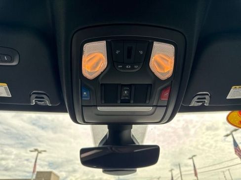 Used 2022 RAM 1500 Big Horn AWD/4WD image 15