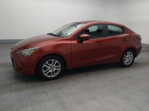 Used 2018 Toyota Yaris iA FWD image 2
