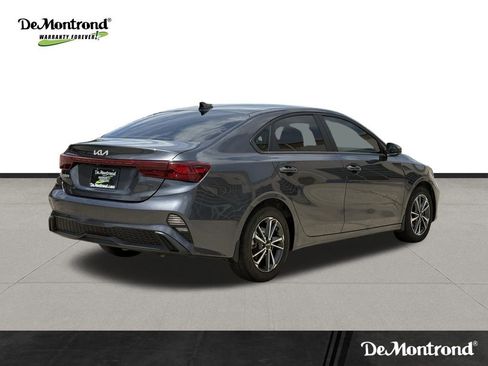 Used 2024 Kia Forte LXS w/ LXS Technology Package FWD image 5