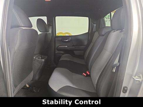 Used 2021 Toyota Tacoma TRD Sport w/ Technology Package image 11