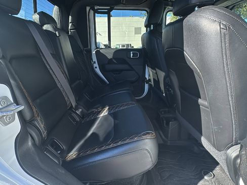 Used 2021 Jeep Gladiator Overland image 26