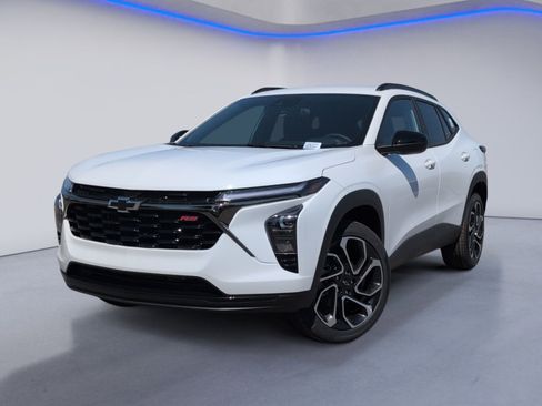 New 2026 Chevrolet Trax RS w/ Driver Confidence Package FWD image 2