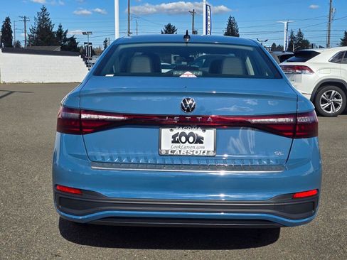 New 2026 Volkswagen Jetta SE FWD image 4
