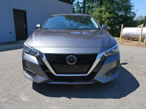 Used 2021 Nissan Sentra SV FWD image 2