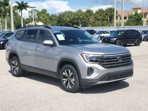 Certified 2024 Volkswagen Atlas SE FWD image 2