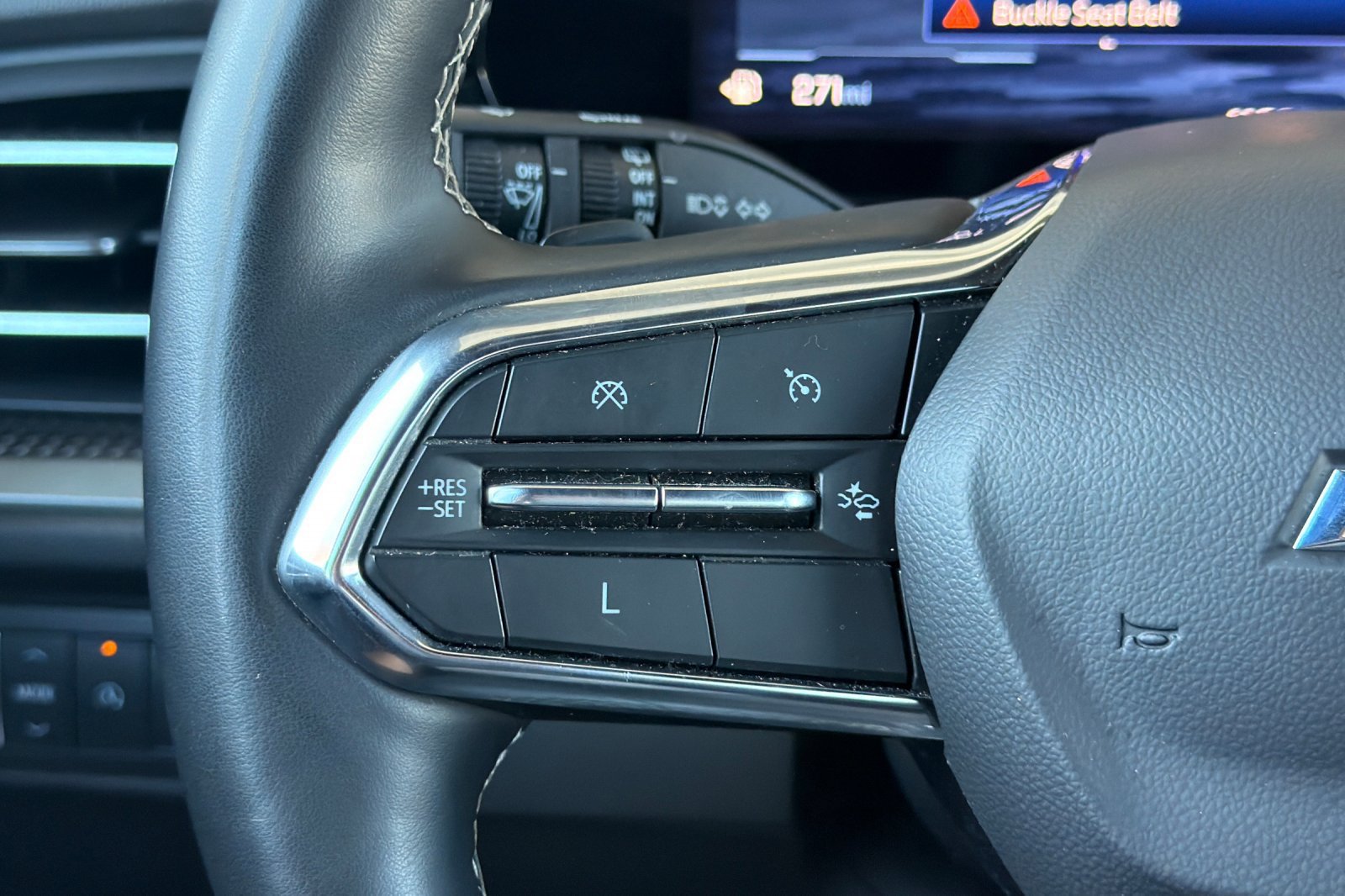 Used 2025 Chevrolet Traverse LT FWD image 31