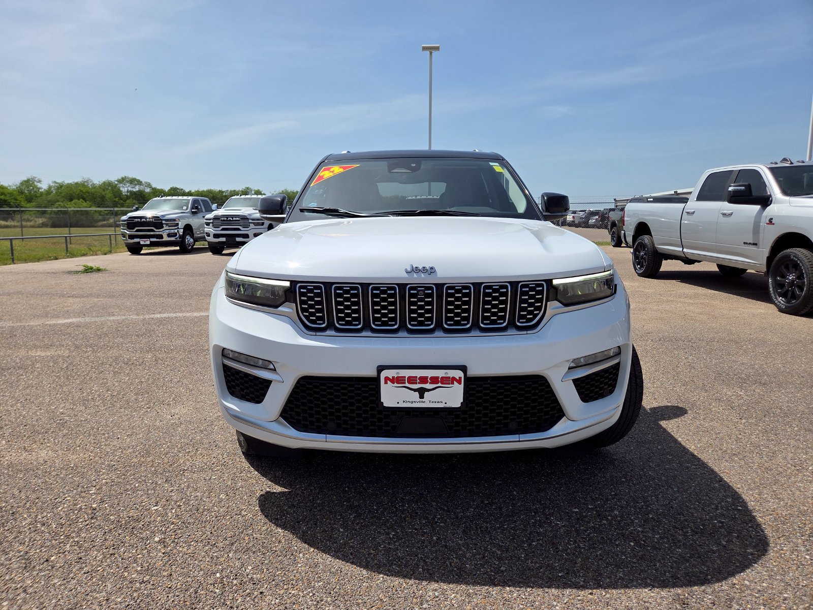 Used 2022 Jeep Grand Cherokee Summit RWD image 2