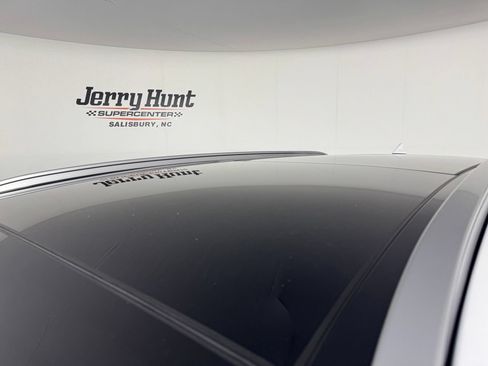 Used 2024 Kia Sorento S w/ Panoramic Sunroof Package FWD image 13