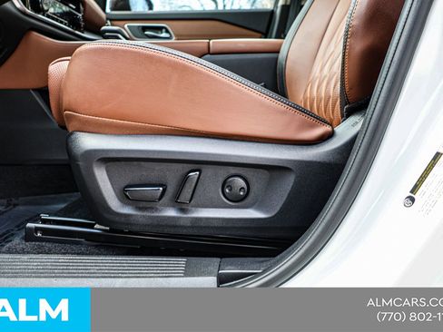 Used 2025 Nissan Rogue Platinum w/ Tech Package image 20